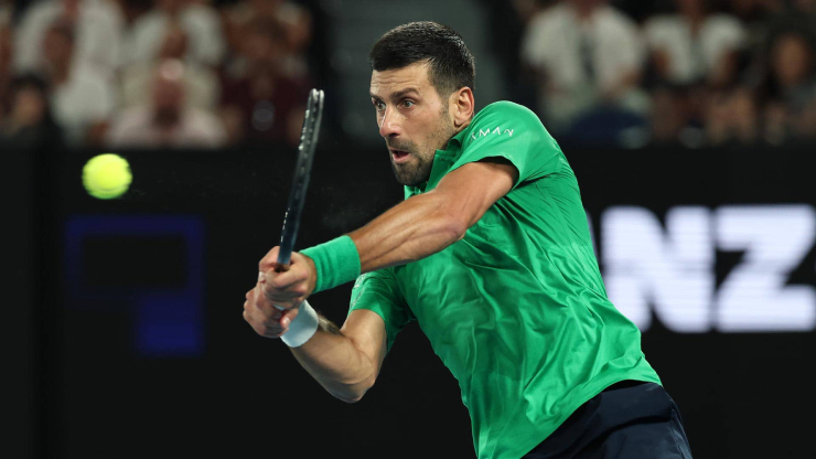 Djokovic lần thứ 16 vào tứ kết Australian Open
