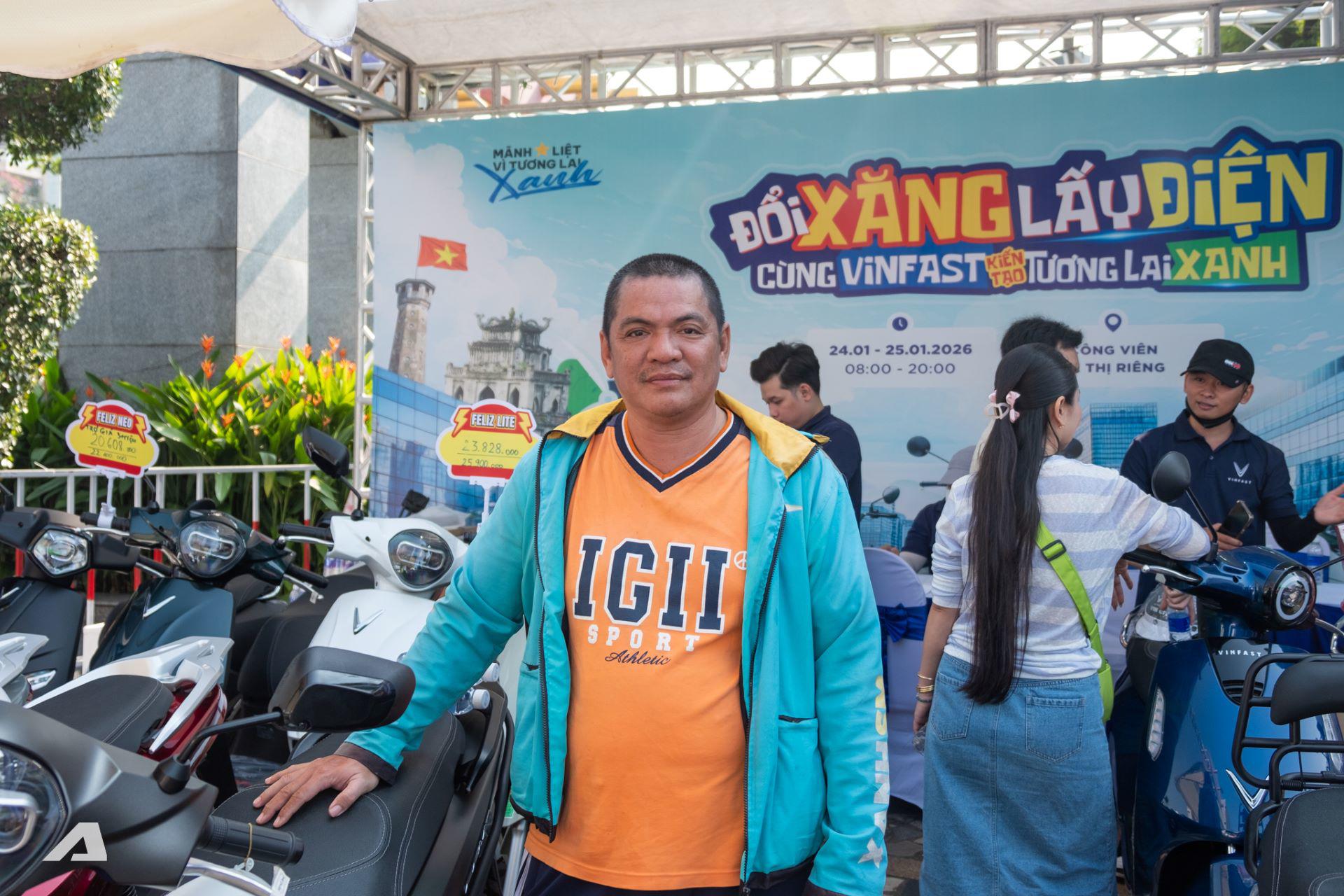 Anh Trần Quốc Tiến quyết định chọn mua xe máy điện và chạy dịch vụ trên nền tảng Xanh SM Platform