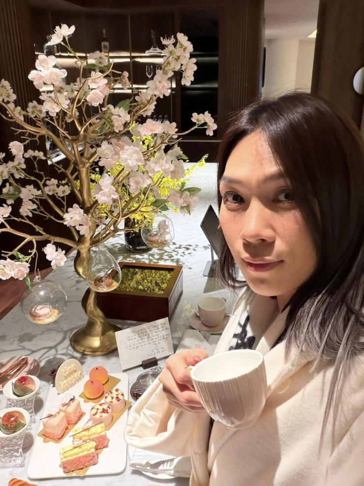 Ảnh sao 27/1: Mỹ Tâm khoe mặt mộc tuổi 45 - 2