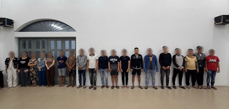 20 người liên quan tại cơ quan công an.