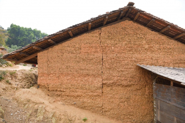 Nét độc đáo trong kiến trúc nhà trình tường của người Nùng ở Bắc Hoa là được làm hoàn toàn từ các nguyên liệu tự nhiên, thiết kế đơn giản.