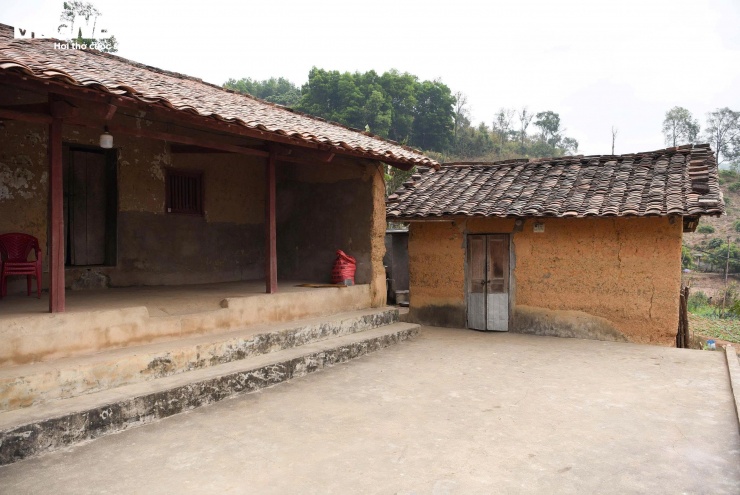 "Để làm được những ngôi nhà trình tường, người Nùng ở Bắc Hoa phải mất từ 3 tháng đến hơn nửa năm để chuẩn bị và xây dựng, tùy vào quy mô và diện tích", ông Kỳ cho biết thêm.