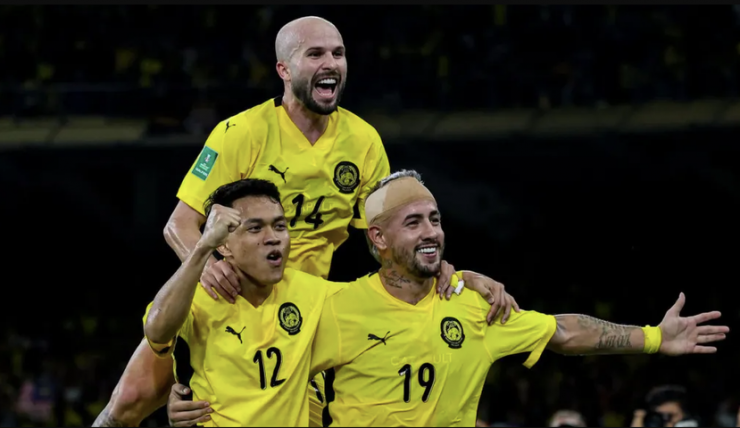 Rodrigo Holgado (19) bỏ ý định giải nghệ sau khi được tạm gỡ án treo giò