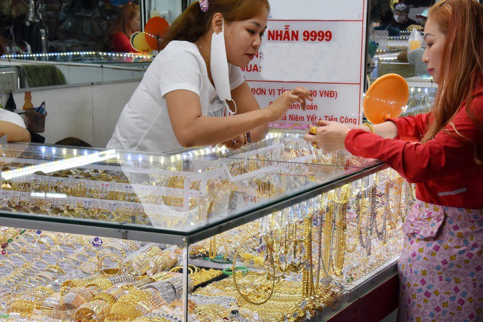 Giá vàng hôm nay biến động khó lường. Ảnh: Tấn Thạnh