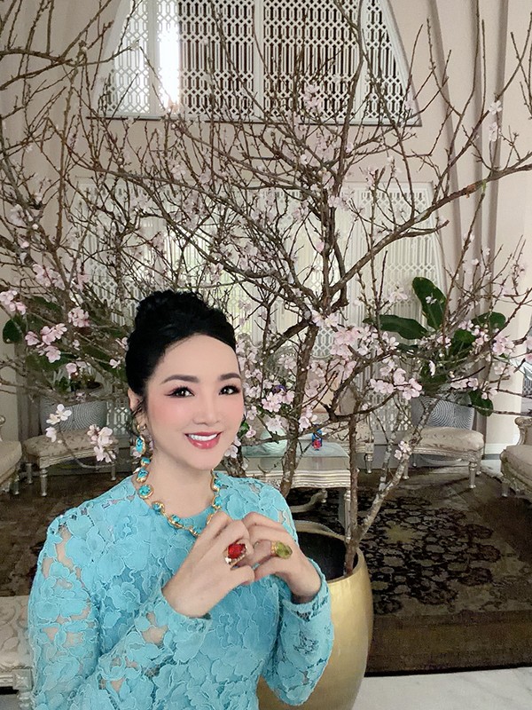 Với cách ăn uống khoa học và tập luyện thể thao đều đặn nên Hoa hậu Giáng My luôn trẻ đẹp bất chấp thời gian.