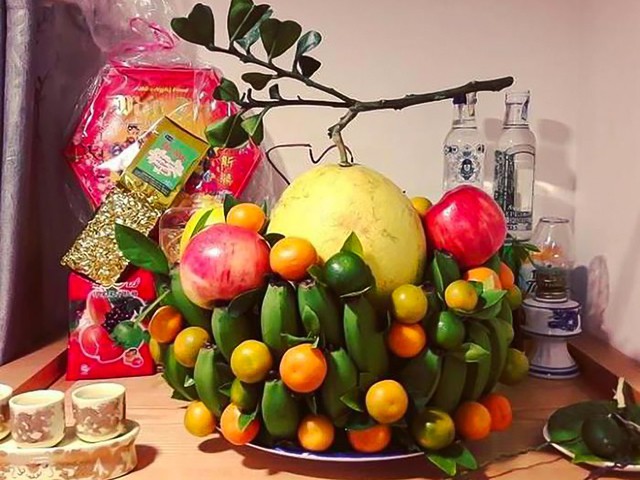 Ở miền Bắc, các loại trái cây không thể không có trên mâm bồng ngũ quả là chuối, bưởi, quất, hồng, táo, lựu…