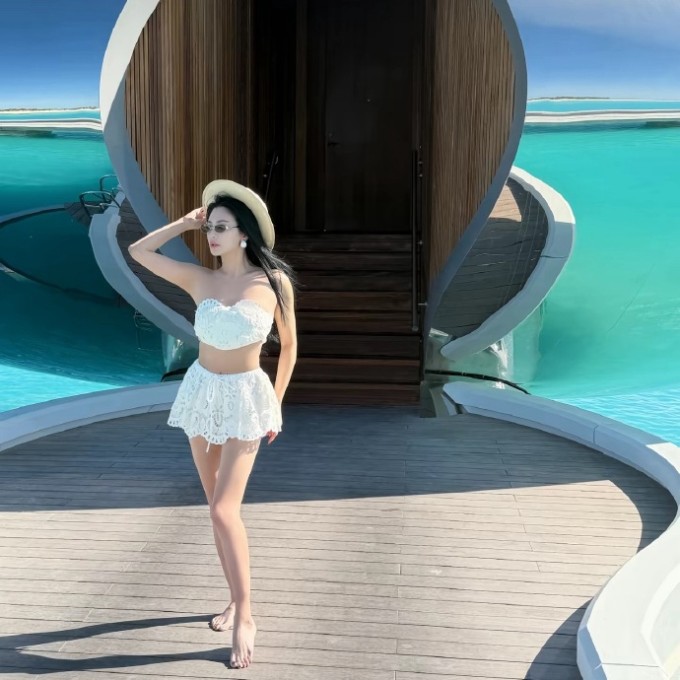 Trương Vũ Kỳ đăng ảnh đi nghỉ dưỡng hồi đầu năm 2026. Ảnh: Weibo