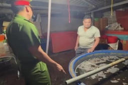 Kinh hoàng đường dây 'phù phép' 3.000 tấn thịt ốc bằng hóa chất công nghiệp