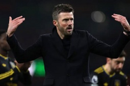 Huyền thoại MU khẩu chiến vì HLV Carrick, nhiều đội Ngoại hạng Anh sẵn sàng săn đón