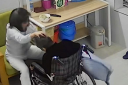 Nỗi ân hận của gia đình cụ bà ngồi xe lăn nghi bị giúp việc bạo hành