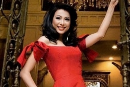 Bật mí về công việc 'sang Mỹ 1 chuyến đủ ăn cả năm' của hoa hậu Ngô Mỹ Uyên