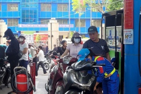 Từ 1-6 dừng bán xăng khoáng RON 95, có lo thiếu E10?