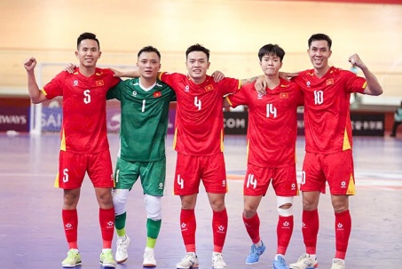 Futsal Việt Nam ngược dòng trước Kuwait, HLV người Argentina tiếc vì ghi có 5 bàn