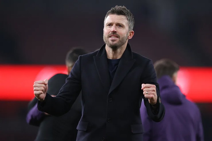 Michael Carrick ăn mừng chiến thắng 1 cách nhẹ nhàng và điềm đạm...