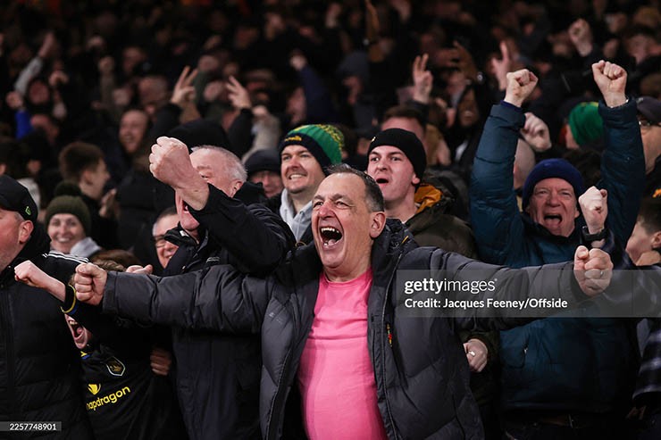 Các fan MU bắt đầu mơ mộng