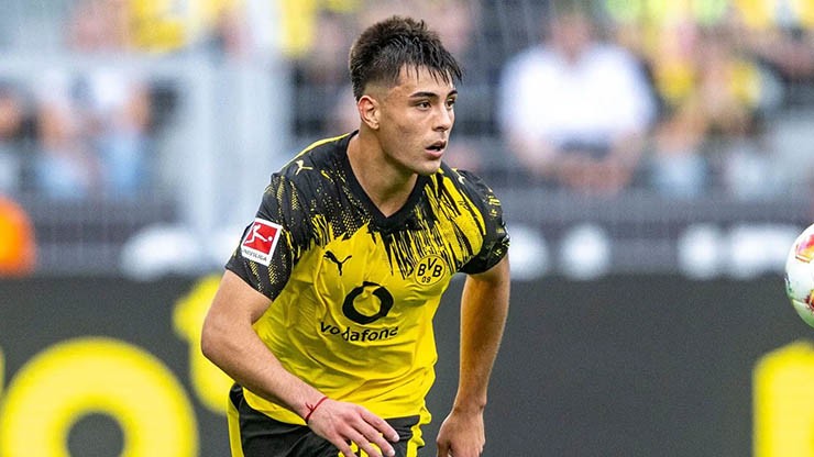 Aaron Anselmino phải trở lại Chelsea