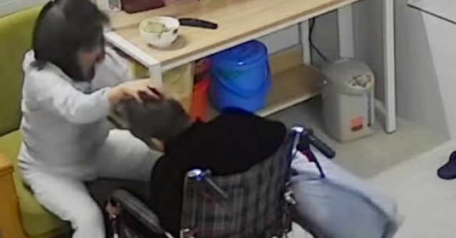 Nỗi ân hận của gia đình cụ bà ngồi xe lăn nghi ...