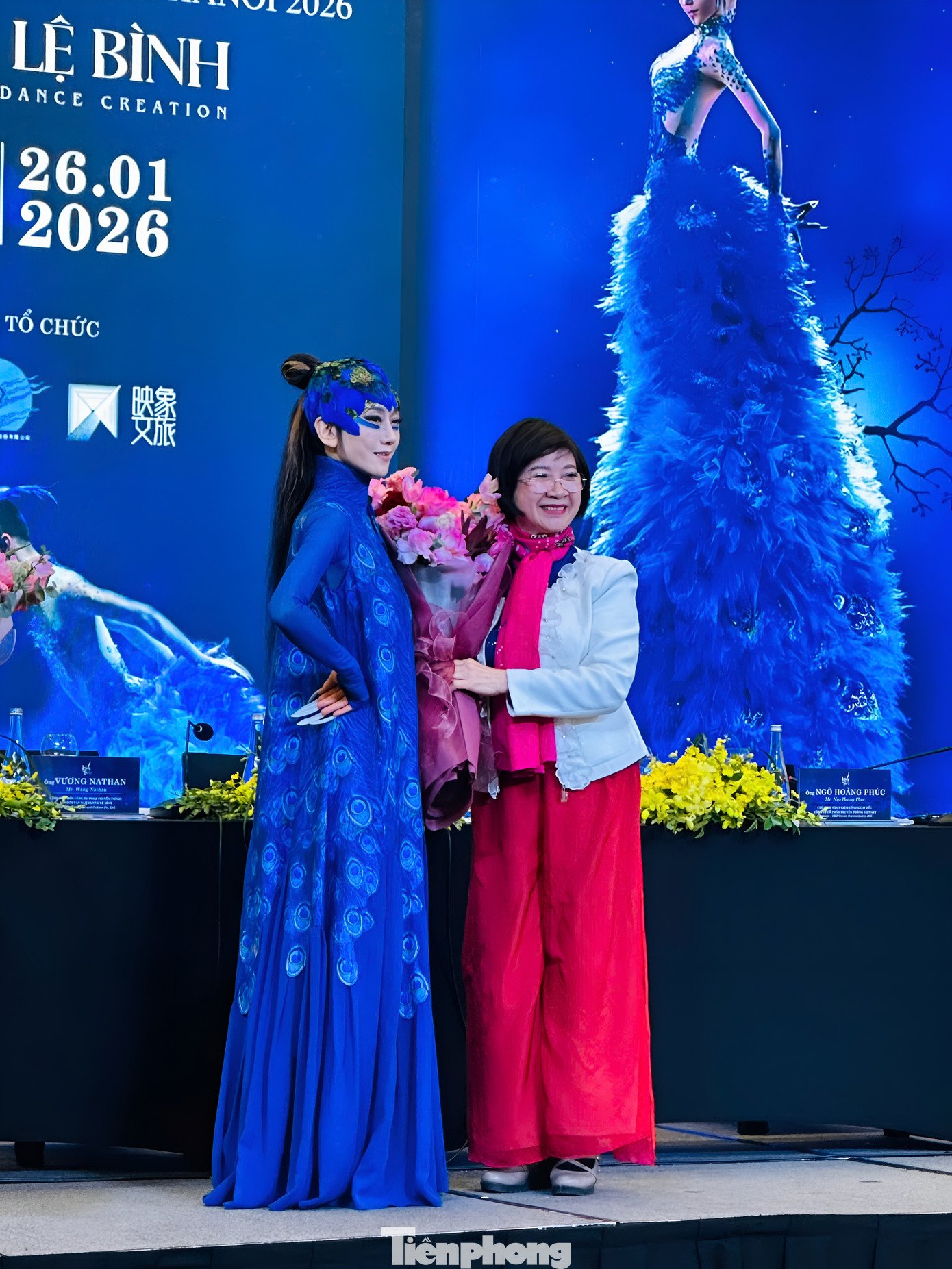 Trong vở diễn, Dương Lệ Bình chỉ tham gia biểu diễn chương kết thúc, Đông. Đây là chương mang thông điệp về sự kết thúc, cái đẹp trong cõi vô thường và sắc màu úa tàn của đời sống.