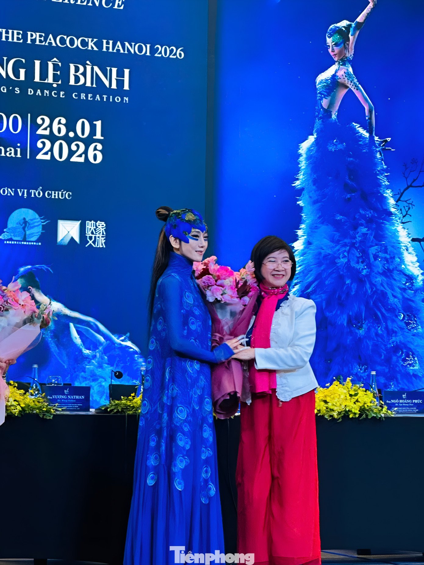 Trong vở diễn, Dương Lệ Bình chỉ tham gia biểu diễn chương kết thúc, Đông. Đây là chương mang thông điệp về sự kết thúc, cái đẹp trong cõi vô thường và sắc màu úa tàn của đời sống.