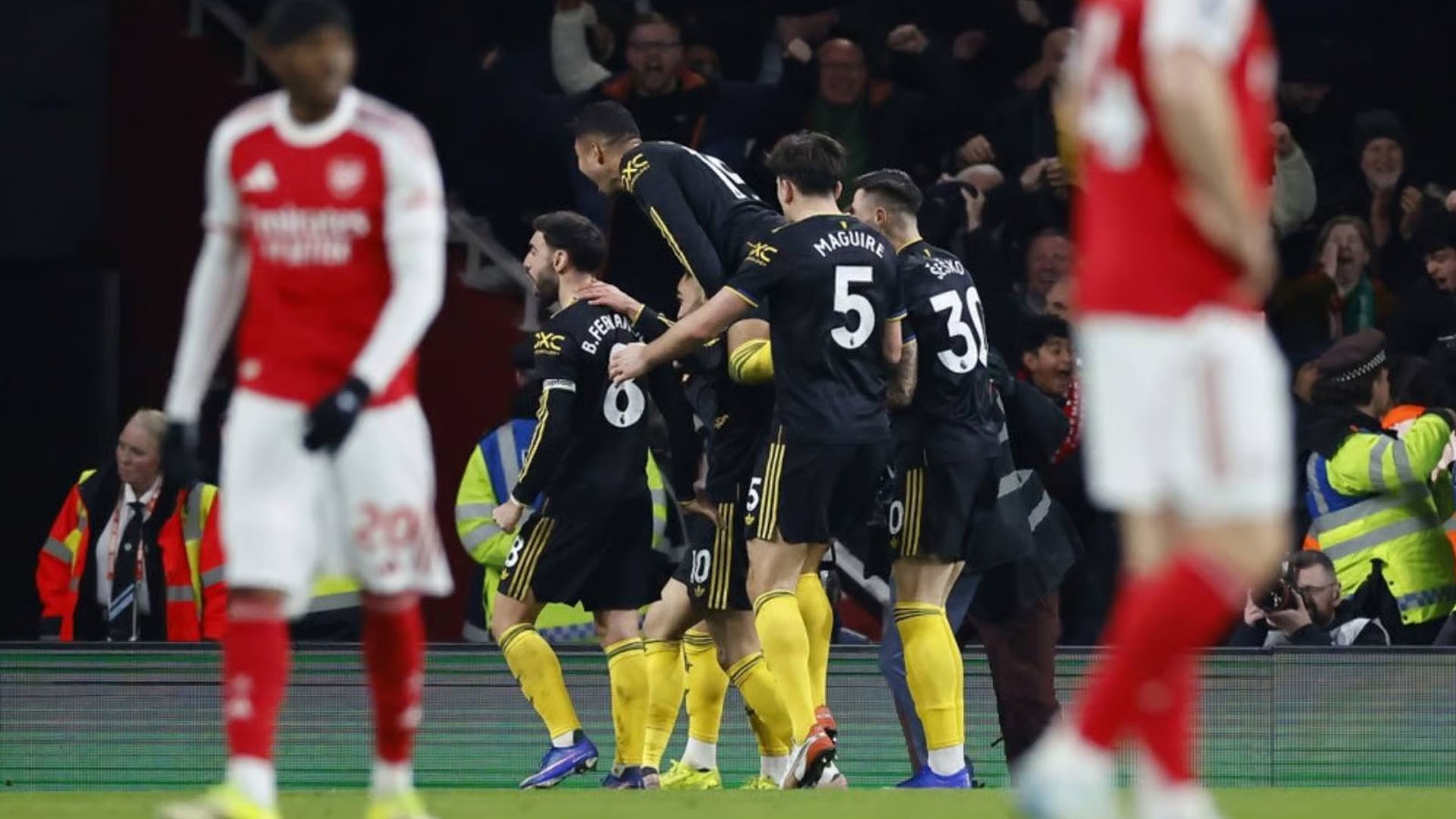 MU hạ đẹp Arsenal & Man City, Carrick có xứng làm HLV chính thức? - 4