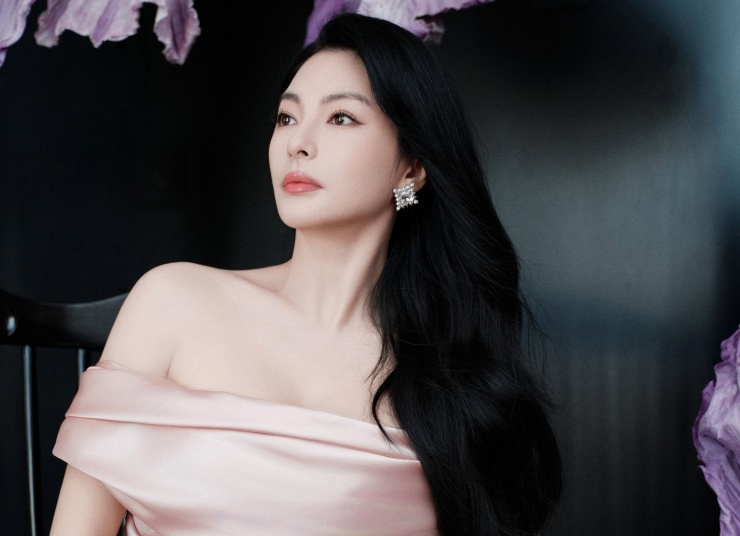 Trương Vũ Kỳ bị tố giật chồng, thuê người đe dọa "chính thất", nhờ người mang thai hộ.