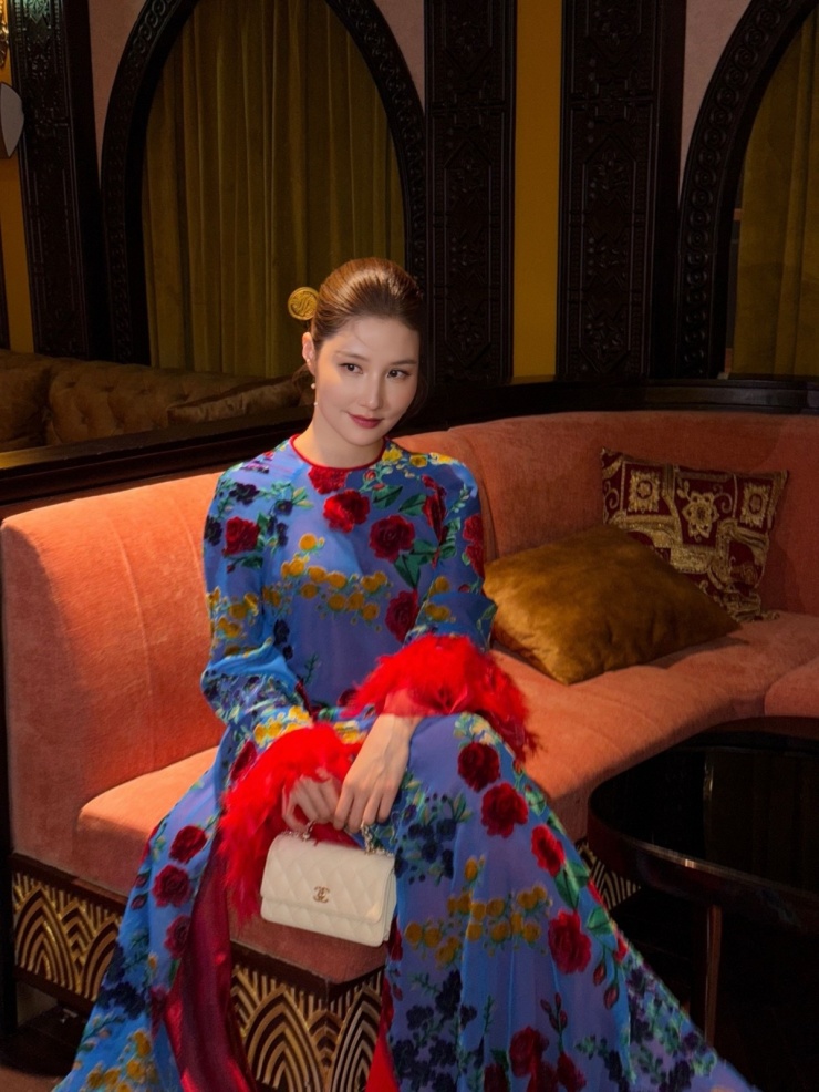 Ảnh sao 28/1: Vợ chồng Lê Thúy thăm biệt thự của Đỗ Mạnh Cường - 9