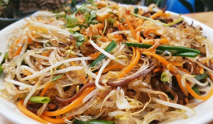 Miến xào mộc nhĩ chay.