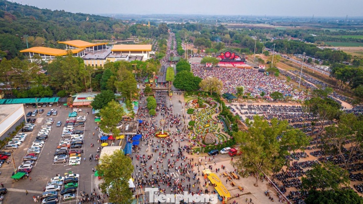 Du khách du lịch núi Bà Đen Tết Ất Tỵ 2025