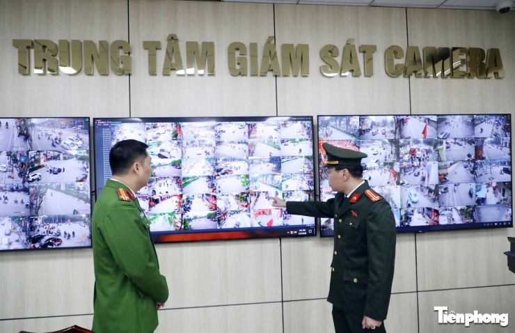Công an phường ở Hà Nội thiết lập 'thế trận' gần 200 camera để xử lý vi phạm lấn chiếm vỉa hè - 8
