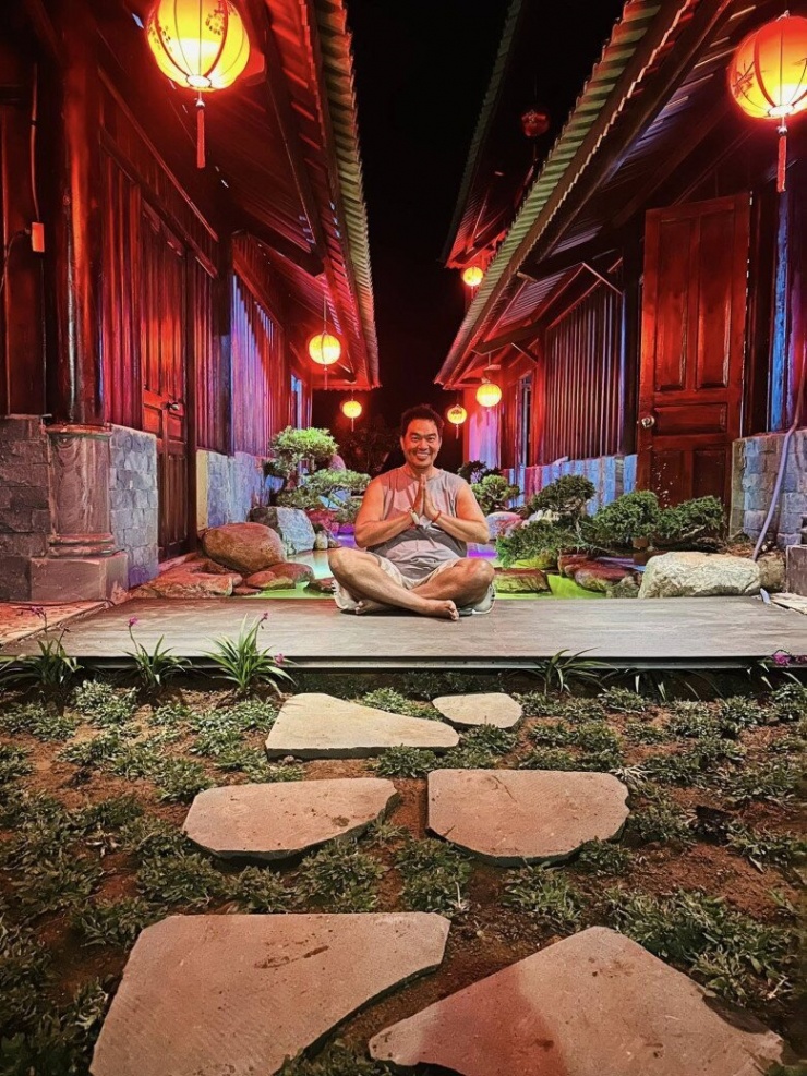 Đây không chỉ là một căn biệt thự đơn thuần mà là một tổ hợp nghỉ dưỡng mang đậm phong cách gần gũi với thiên nhiên, với mục đích làm nơi dưỡng già và hưởng thú điền viên cho cả gia đình.