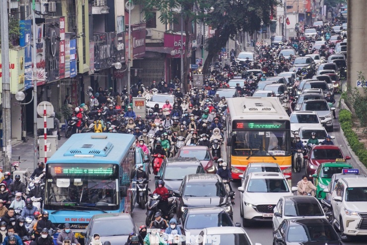 Ùn tắc giao thông những ngày cuối năm tại Hà Nội