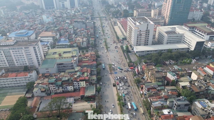 UBND TP. Hà Nội cho biết, mục tiêu đầu tư dự án nhằm xây dựng một tuyến đường hiện đại đáp ứng nhu cầu giao thông đi lại trong tương lai giữa khu vực trung tâm thành phố với các đô thị lớn; kết nối Thủ đô Hà Nội với các tỉnh phía Nam một cách thuận lợi, góp phần tái cấu trúc đô thị dọc tuyến Quốc lộ 1A và thúc đẩy phát triển kinh tế - xã hội khu vực dự án đầu tư đi qua.
