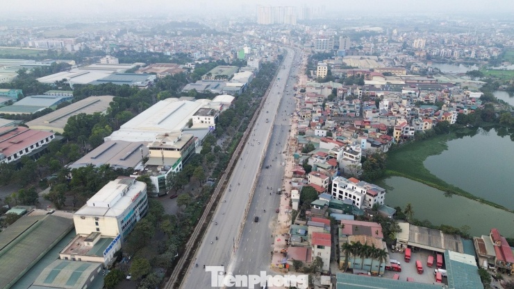 Ban Đô thị HĐND TP. Hà Nội đề nghị, quá trình triển khai dự án cần khảo sát kỹ thực trạng, xác định rõ nhu cầu tái định cư cụ thể phục vụ dự án; cập nhật đầy đủ hệ số bồi thường đất ở cho phù hợp để bảo tính khả thi, công bằng, minh bạch và khả năng chi trả kịp thời cho người dân (Ảnh: Quốc lộ 1A đoạn Ngọc Hồi- Văn Điển).