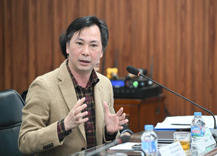 PGS.TS Đàm Hoàng Phúc lưu ý, người tiêu dùng cần biết xe ô tô của mình đang đi có thể dùng xăng tiêu chuẩn Euro 3, 4 hay 5. Ảnh: Báo Xây dựng.