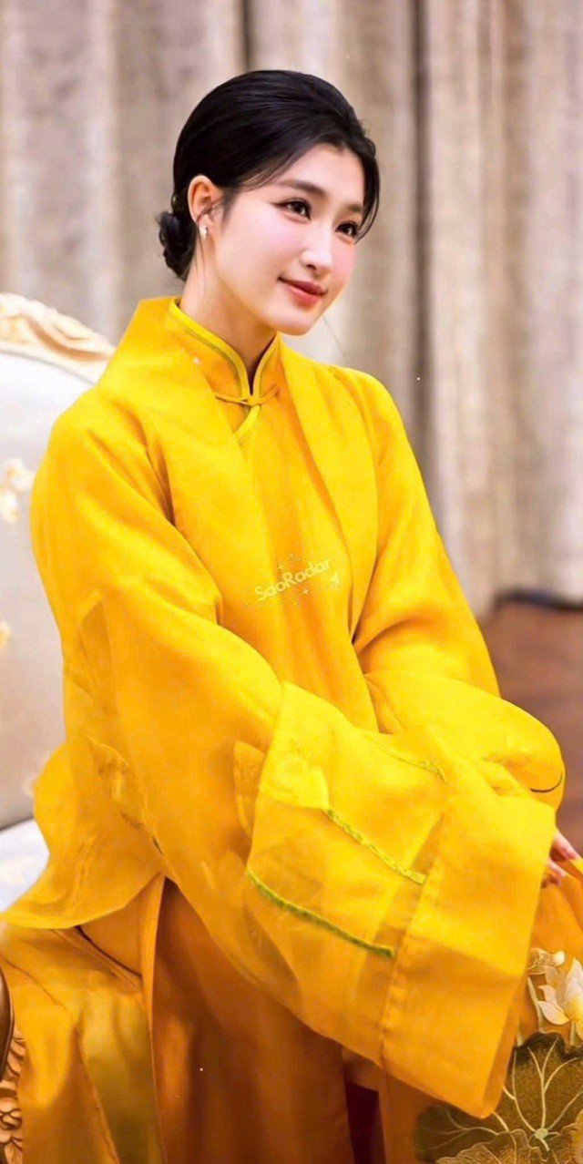 Vẻ ngoài an nhiên, trong trẻo của Á hậu Phương Nhi.