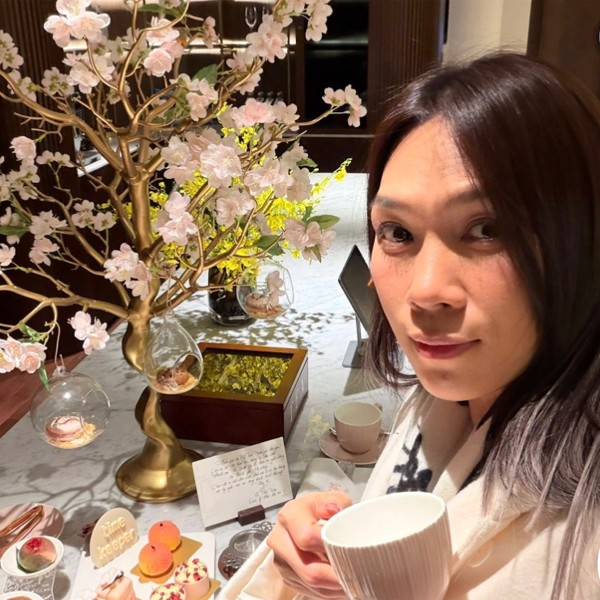 Mỹ Tâm mới đây trong một show diễn ở Quảng Ninh đã khoe mặt mộc khiến khán giả không tin được cô ở tuổi U50.