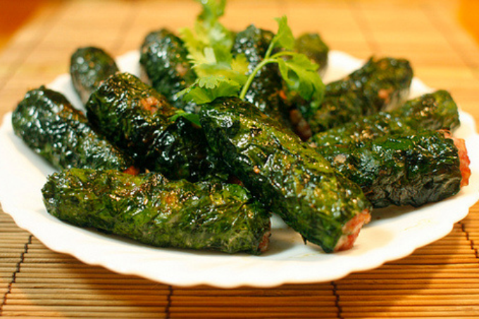 Chả lá lốt thịt băm mộc nhĩ.