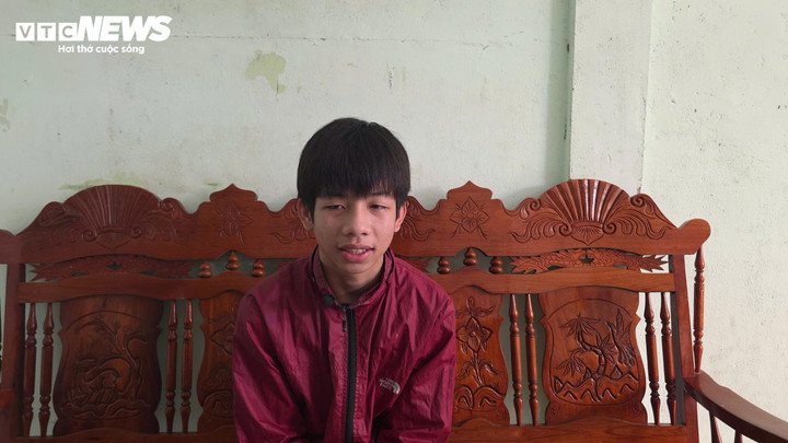 Nam sinh lớp 11 kể khoảnh khắc cứu phi công.