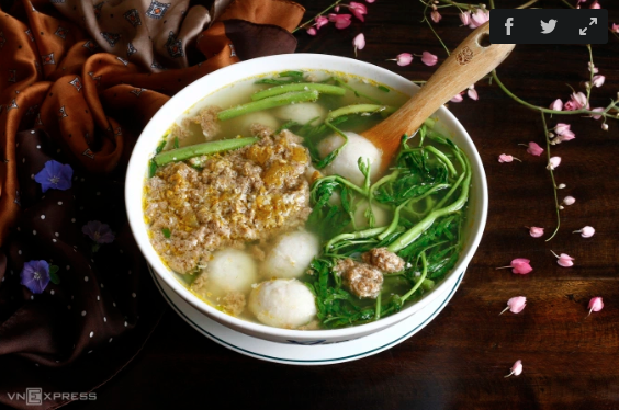 Với món ăn này, khi nấu canh cua chú ý canh lửa, ban đầu để vừa và khuấy đều cho riêu thịt đóng tảng. Không nấu lửa to dễ bị trào vỡ và khô xác phần riêu thịt. Rau rút cho vào sau cùng rồi đảo qua tắt bếp để giữ độ giòn ngon và mùi thơm đặc trưng. Không nấu kỹ và lâu làm rau rút kém vị. Riêng phần gạch cua trong món canh này luôn chưng để dậy vị béo ngậy, hương thơm bùi bùi rất đặc trưng.