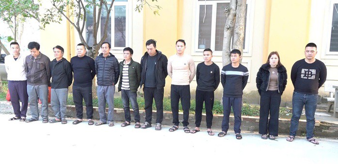 Các đối tượng liên quan tại cơ quan công an. Ảnh: L V. Hậu