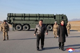 Triều Tiên phóng tên lửa, phát tín hiệu tăng cường răn đe hạt nhân