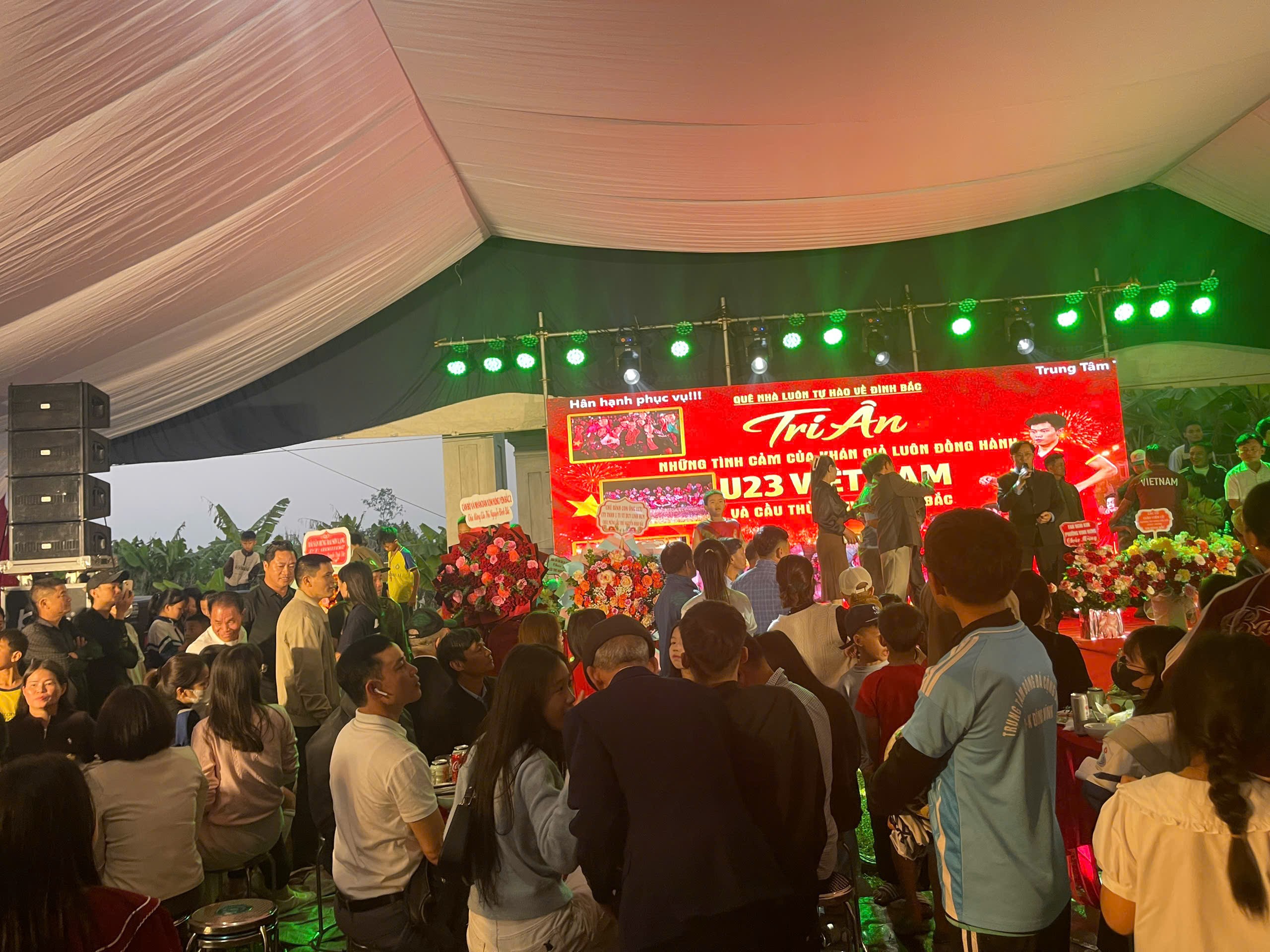 Hơn 2.000 người tới nhà Đình Bắc ăn cỗ, thực đơn 180 mâm có những gì? - 11