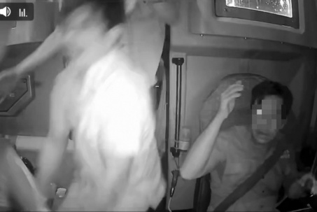 CLIP: Thêm 2 “chuyến xe bão táp” gây phẫn nộ khi chạy qua địa bàn Đồng Tháp