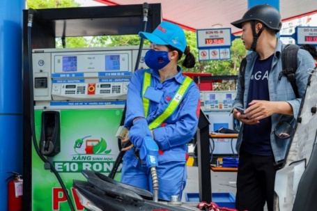 Giá xăng dầu ngày mai dự báo tăng trở lại