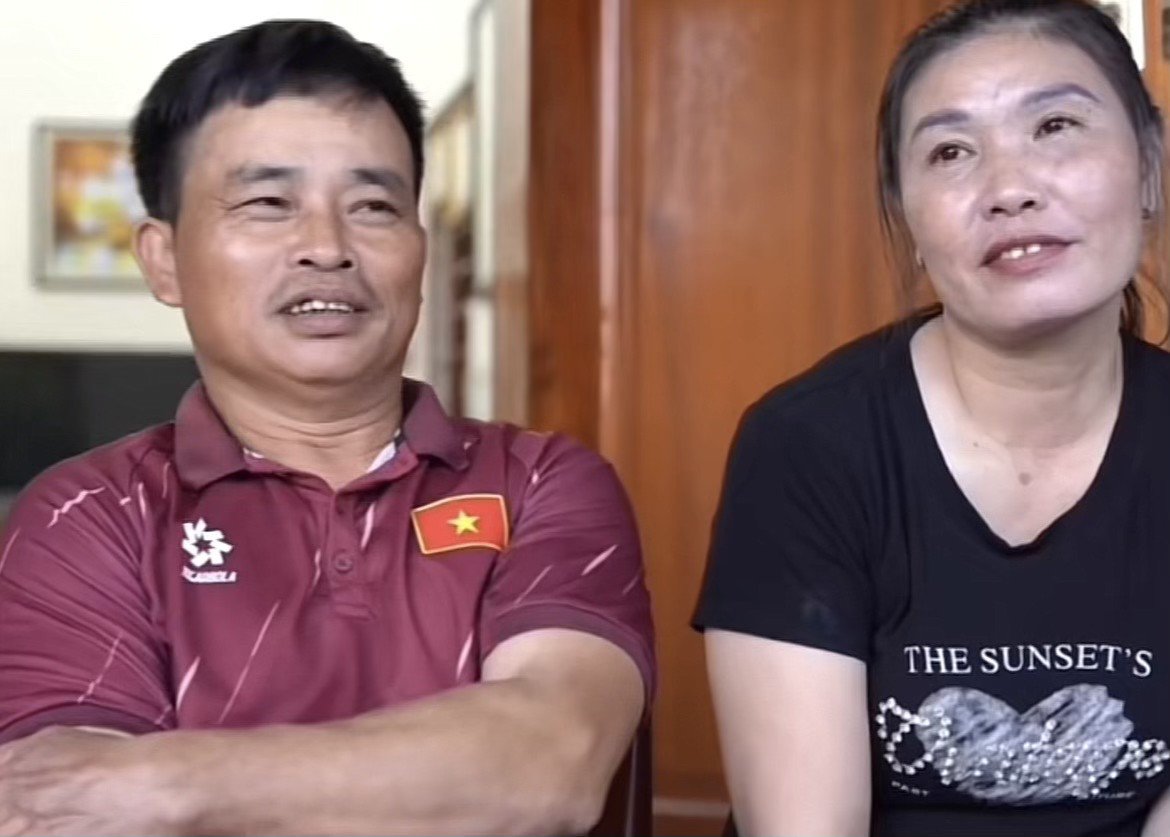 Nguyễn Đình Bắc trở về quê nhà, cùng gia đình dựng rạp mời bà con lối xóm 100 mâm cỗ