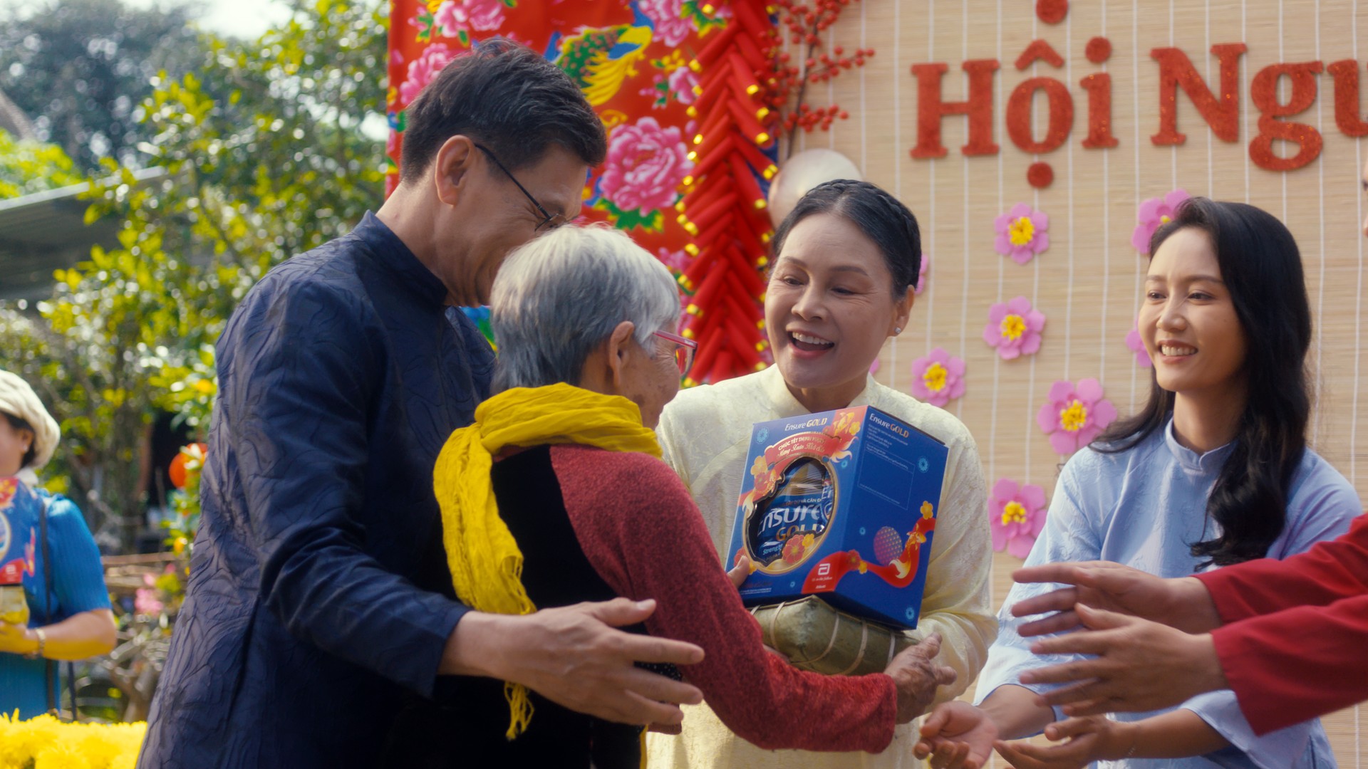 Chăm sóc sức khỏe cha mẹ, giữ trọn niềm vui gia đình - 2