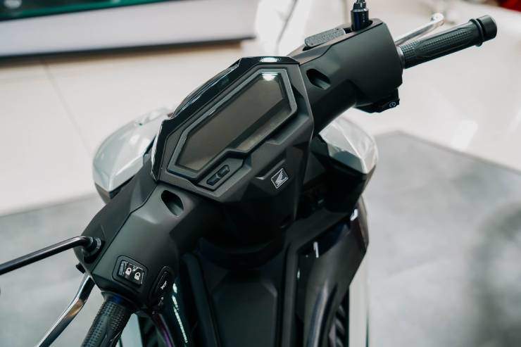 Giá xe côn tay Honda Winner R mới nhất, giảm sốc 13 triệu đồng - 2