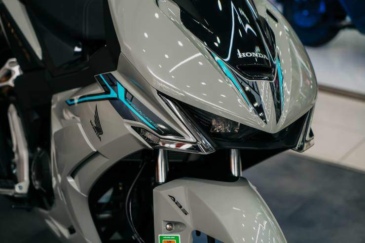 Giá xe côn tay Honda Winner R mới nhất, giảm sốc 13 triệu đồng - 5