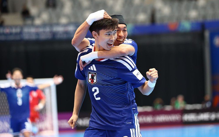 Nhật Bản hoàn toàn áp đảo Australia