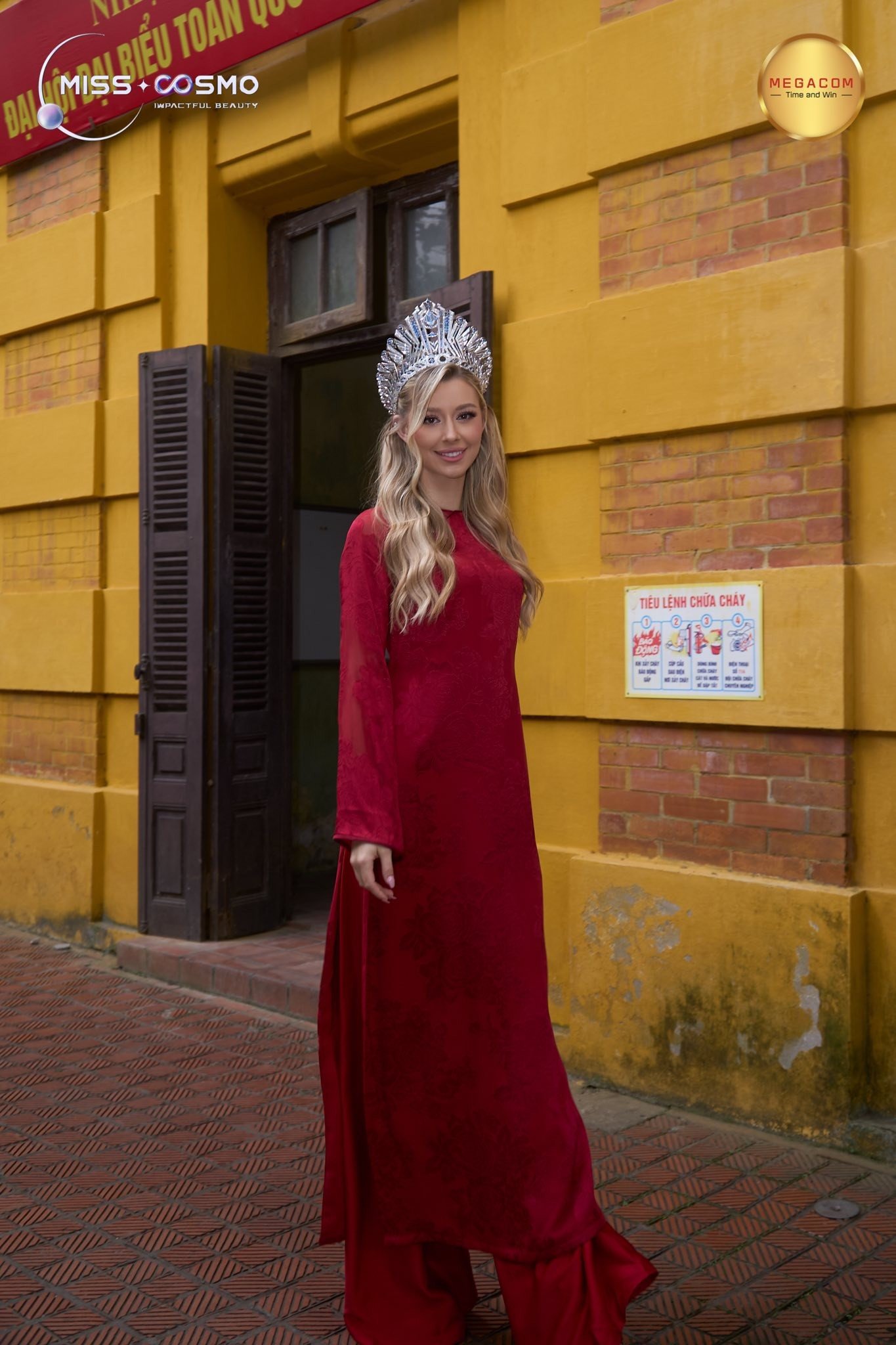 Ngắm Miss Cosmo 2025 Yolina "Ngọc Na" xinh đẹp trong tà áo dài truyền thống - 10